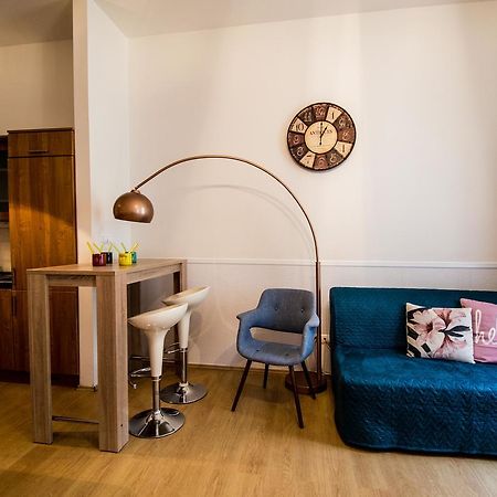 Riverside Ruterra Apartment Prag Exterior foto