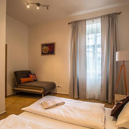 Riverside Ruterra Apartment Prag Exterior foto