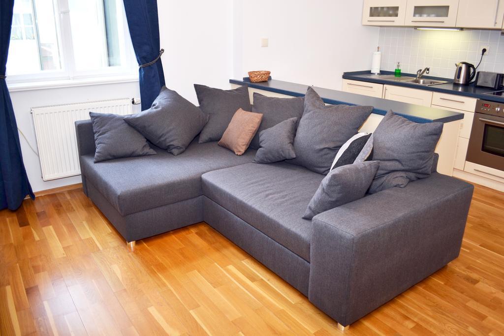 Riverside Ruterra Apartment Prag Zimmer foto