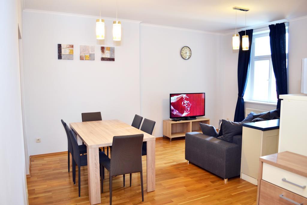 Riverside Ruterra Apartment Prag Zimmer foto