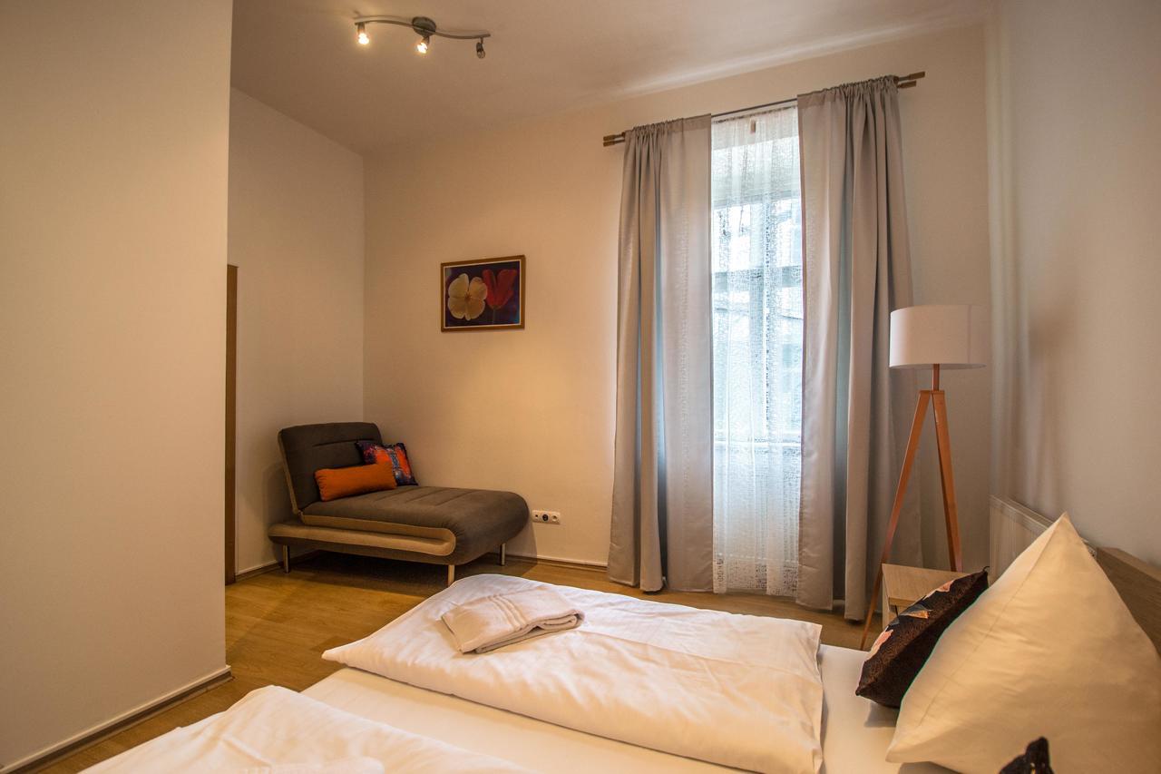 Riverside Ruterra Apartment Prag Exterior foto